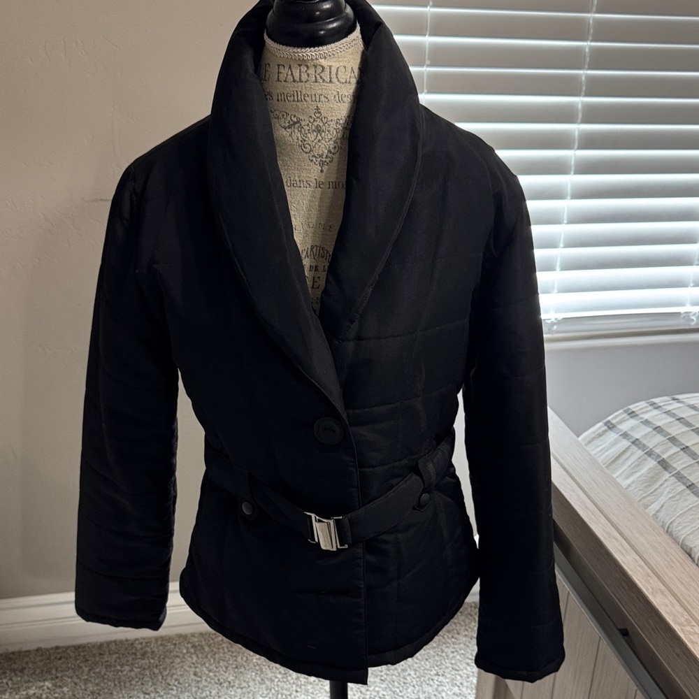 Elegant Black Belted Women's Puffer Jacket